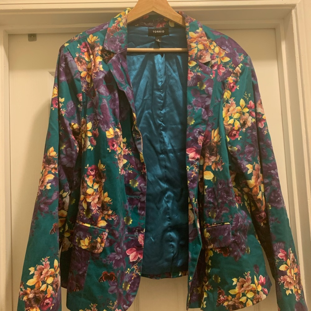 Floral satin shiny Torrid blazer sz3
